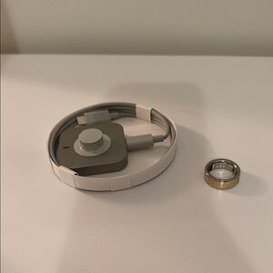 Oura Ring 4 Gold Size 8